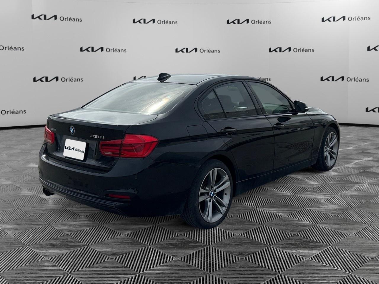 2018 BMW 3 Series 330i xDrive Sedan Photo