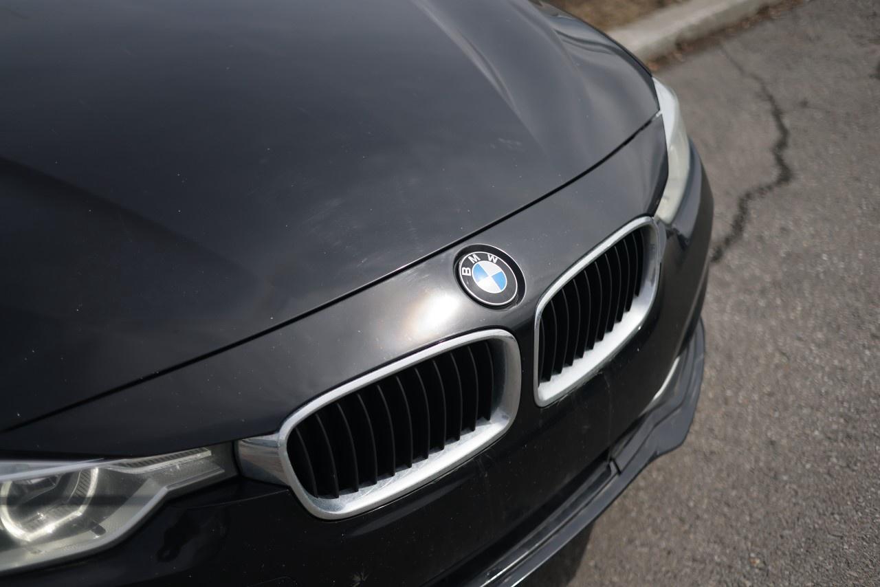 2018 BMW 3 Series 330i xDrive Sedan Photo