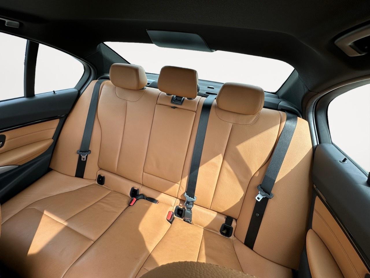 2018 BMW 3 Series 330i xDrive Sedan Photo