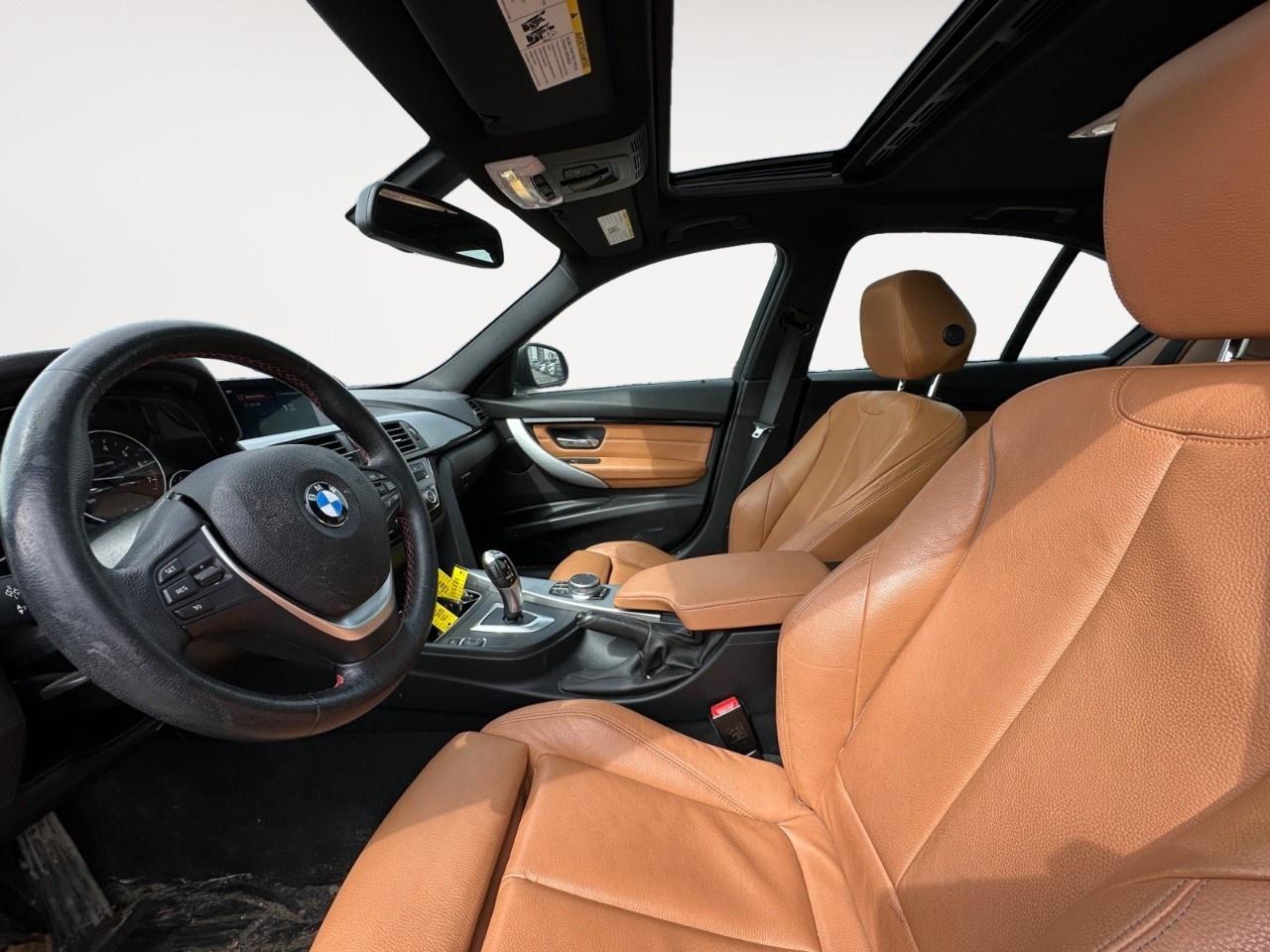 2018 BMW 3 Series 330i xDrive Sedan Photo