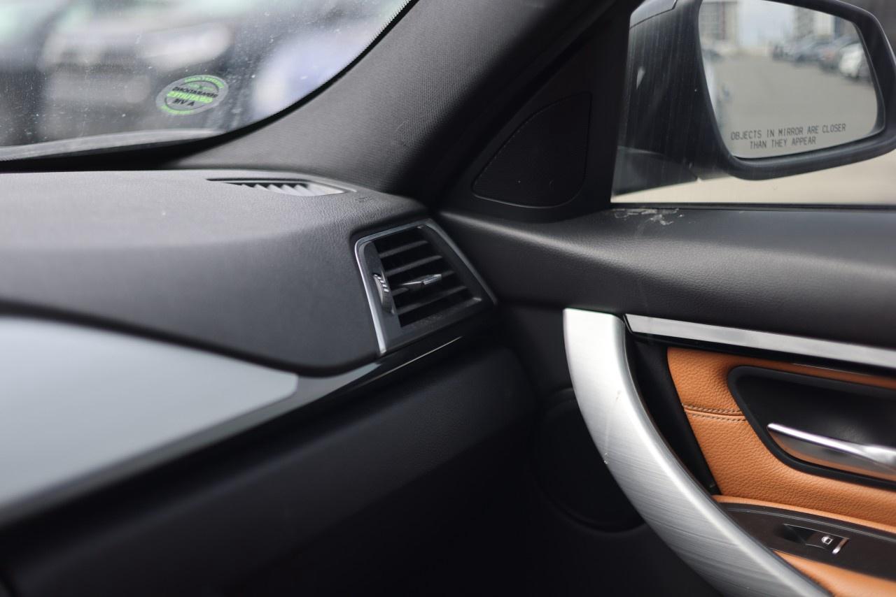 2018 BMW 3 Series 330i xDrive Sedan Photo
