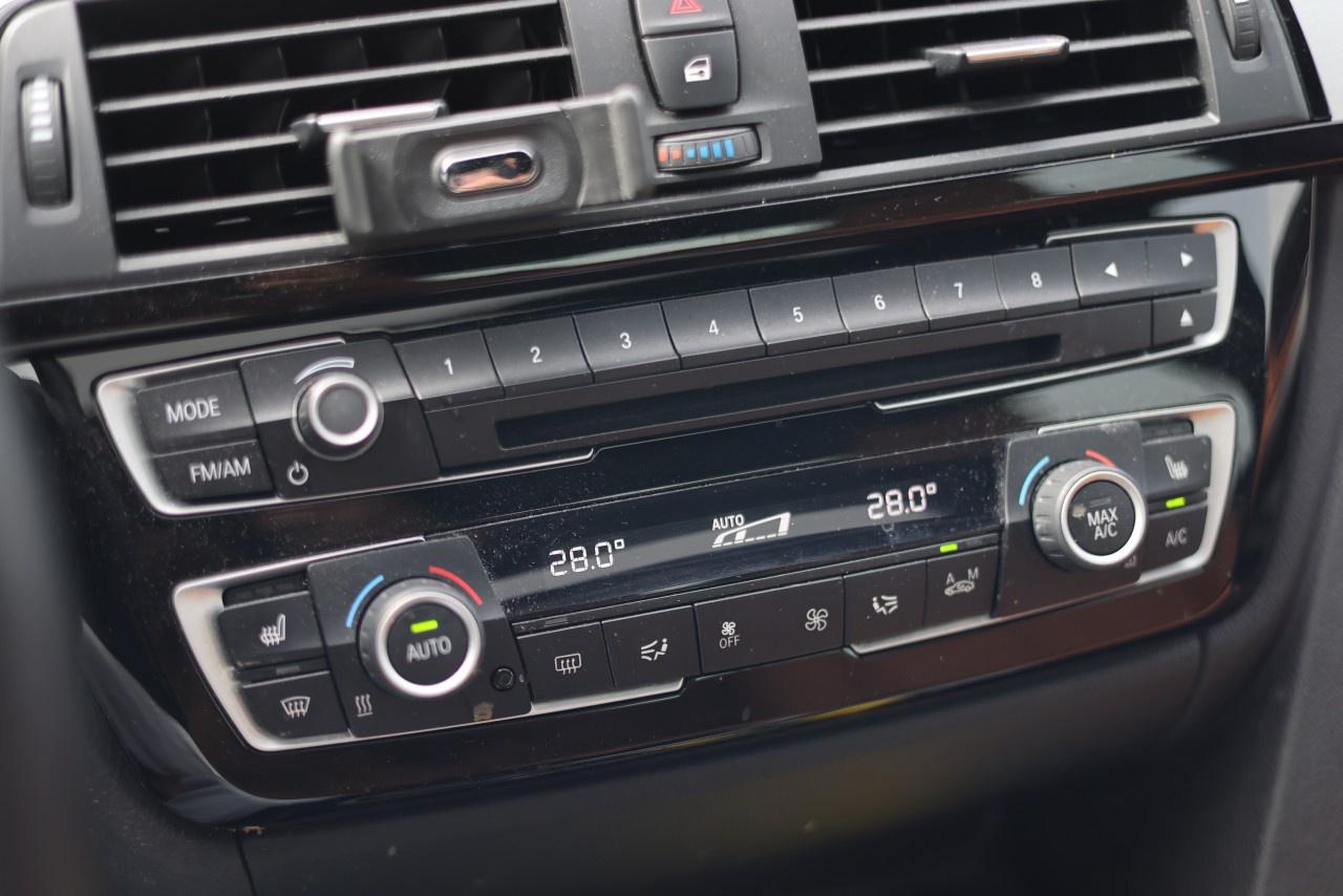 2018 BMW 3 Series 330i xDrive Sedan Photo