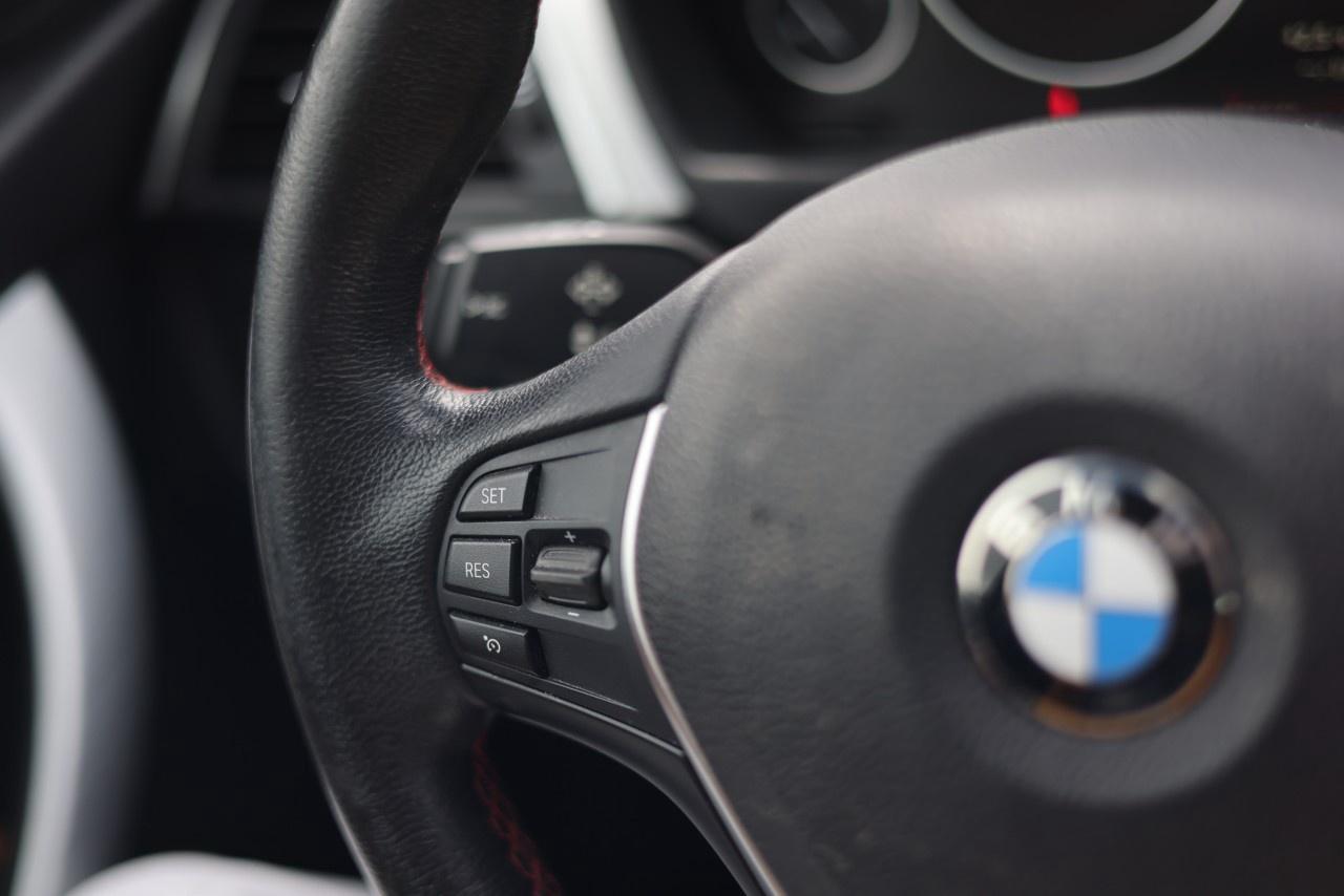 2018 BMW 3 Series 330i xDrive Sedan Photo