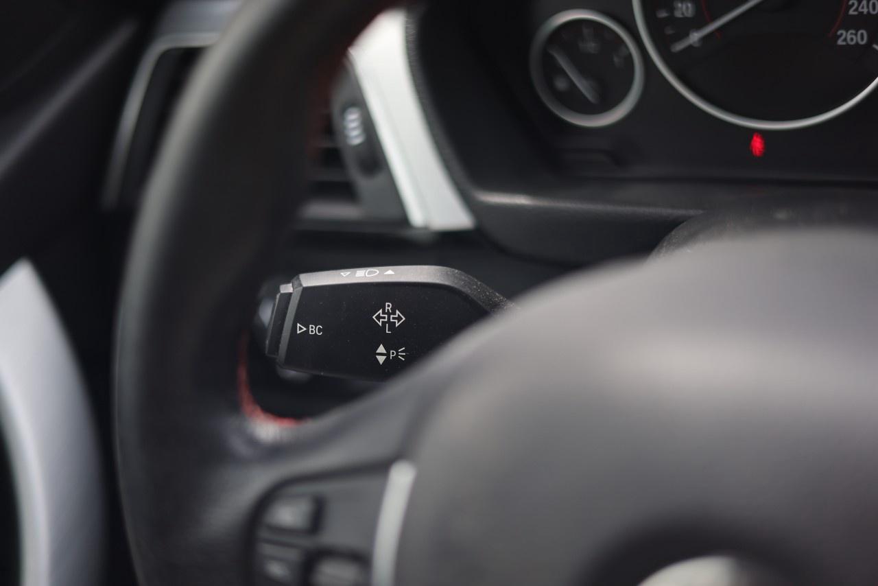 2018 BMW 3 Series 330i xDrive Sedan Photo