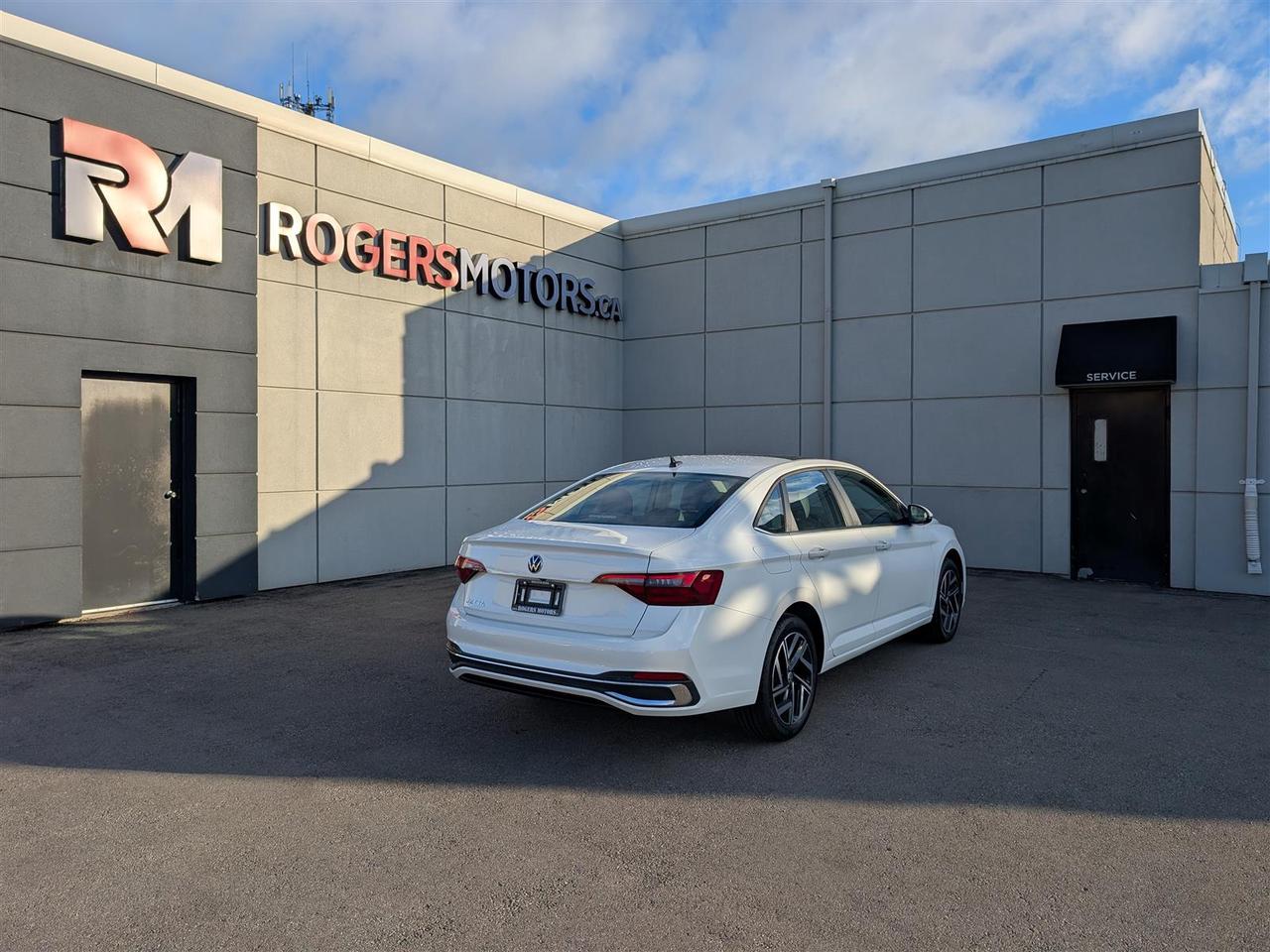 2024 Volkswagen Jetta HIGHLINE - NAVI - SUNROOF - LEATHER - TECH FEATS Photo