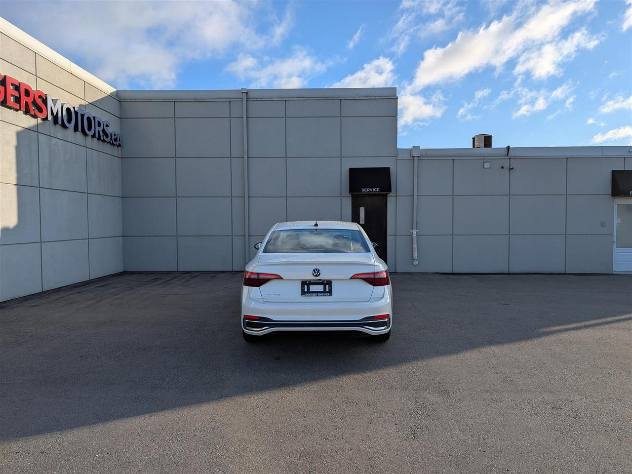 2024 Volkswagen Jetta HIGHLINE - NAVI - SUNROOF - LEATHER - TECH FEATS Photo