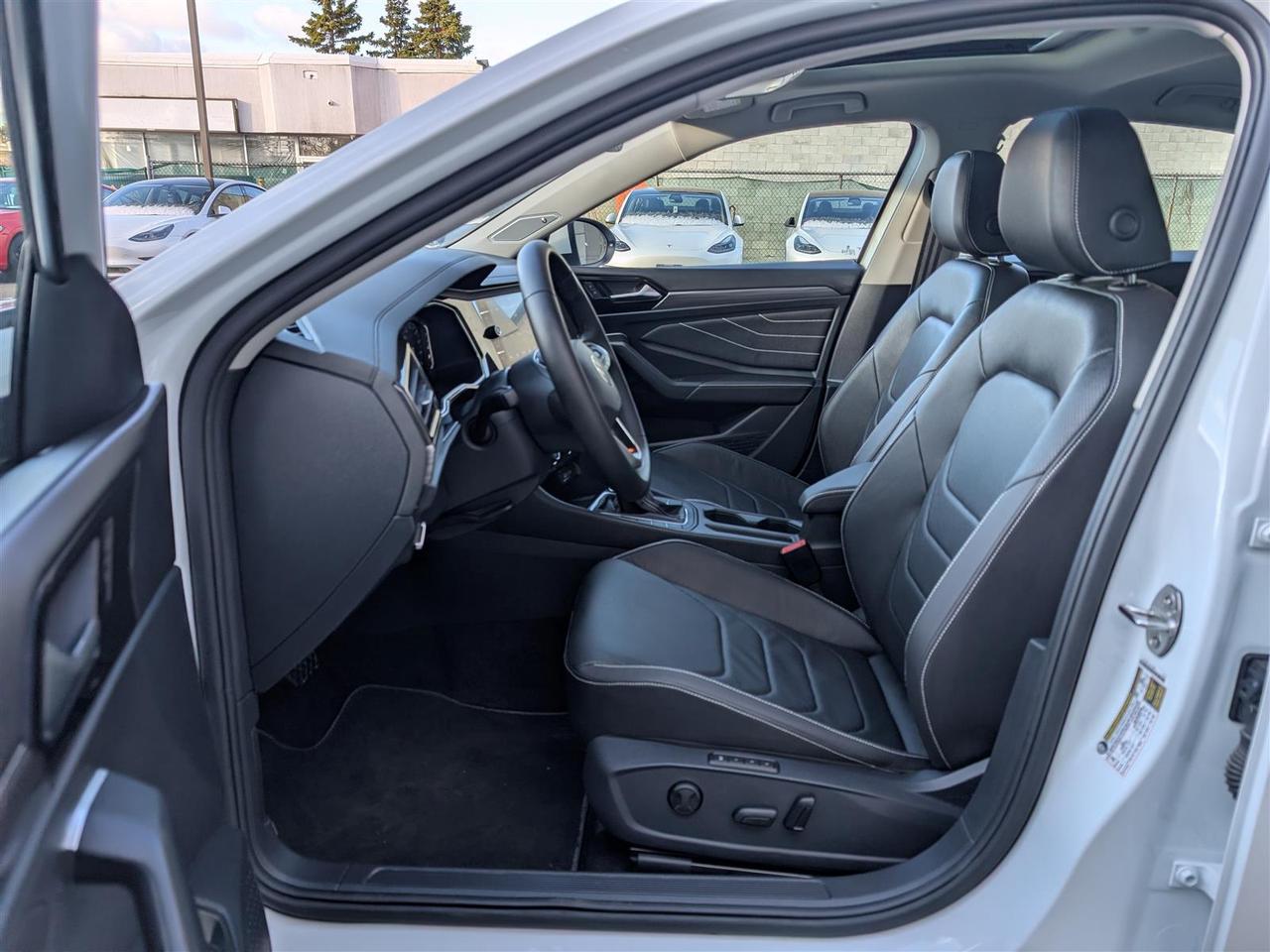 2024 Volkswagen Jetta HIGHLINE - NAVI - SUNROOF - LEATHER - TECH FEATS Photo