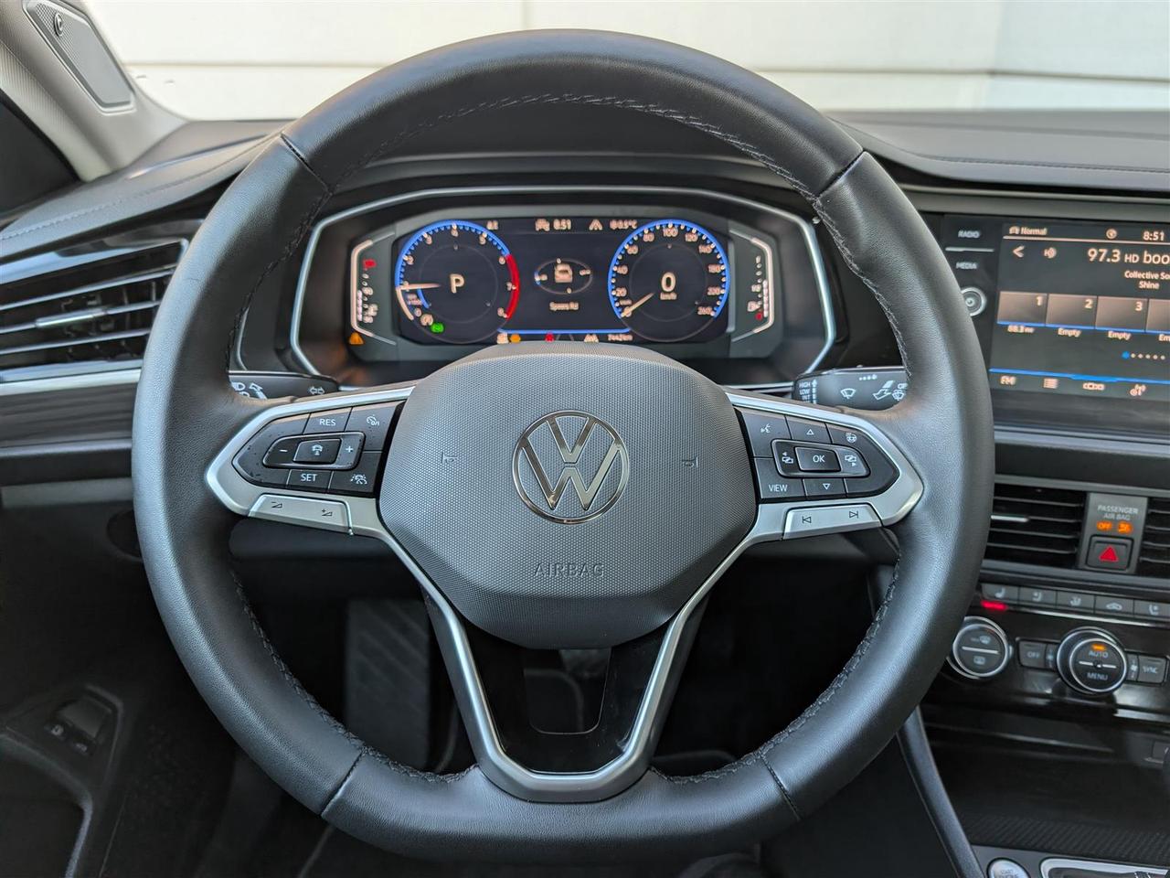 2024 Volkswagen Jetta HIGHLINE - NAVI - SUNROOF - LEATHER - TECH FEATS Photo