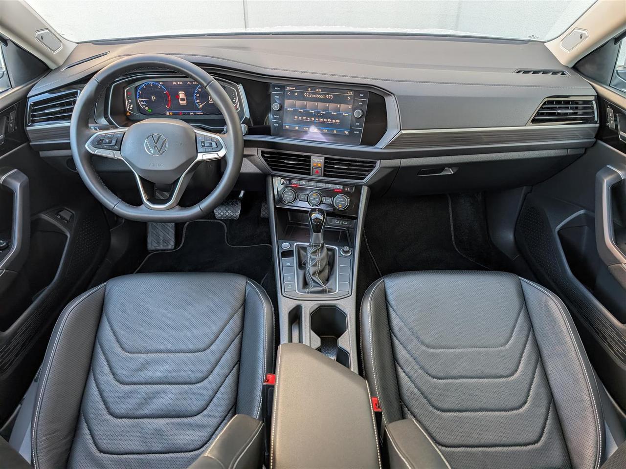 2024 Volkswagen Jetta HIGHLINE - NAVI - SUNROOF - LEATHER - TECH FEATS Photo