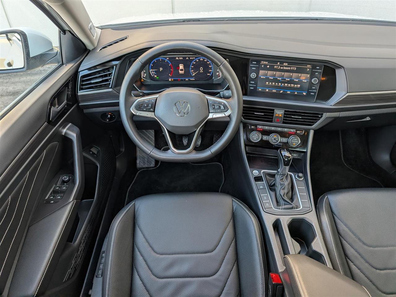 2024 Volkswagen Jetta HIGHLINE - NAVI - SUNROOF - LEATHER - TECH FEATS Photo