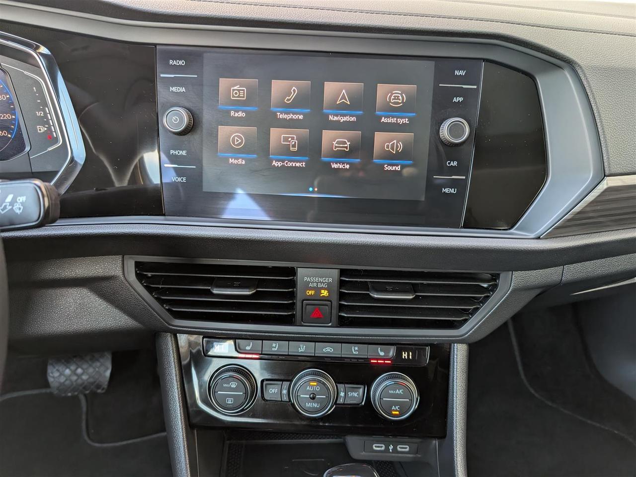 2024 Volkswagen Jetta HIGHLINE - NAVI - SUNROOF - LEATHER - TECH FEATS Photo