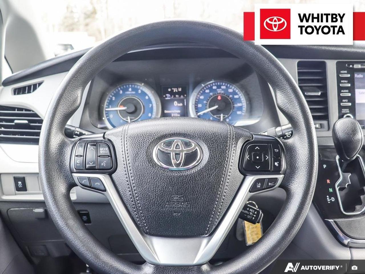 2018 Toyota Sienna LE 3.5L Photo