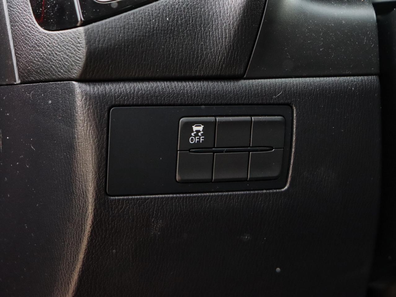 2016 Mazda MAZDA3 GS Photo