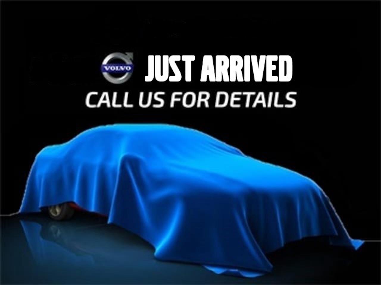 2025 Volvo XC40 B5 AWD Core Bright Theme Photo