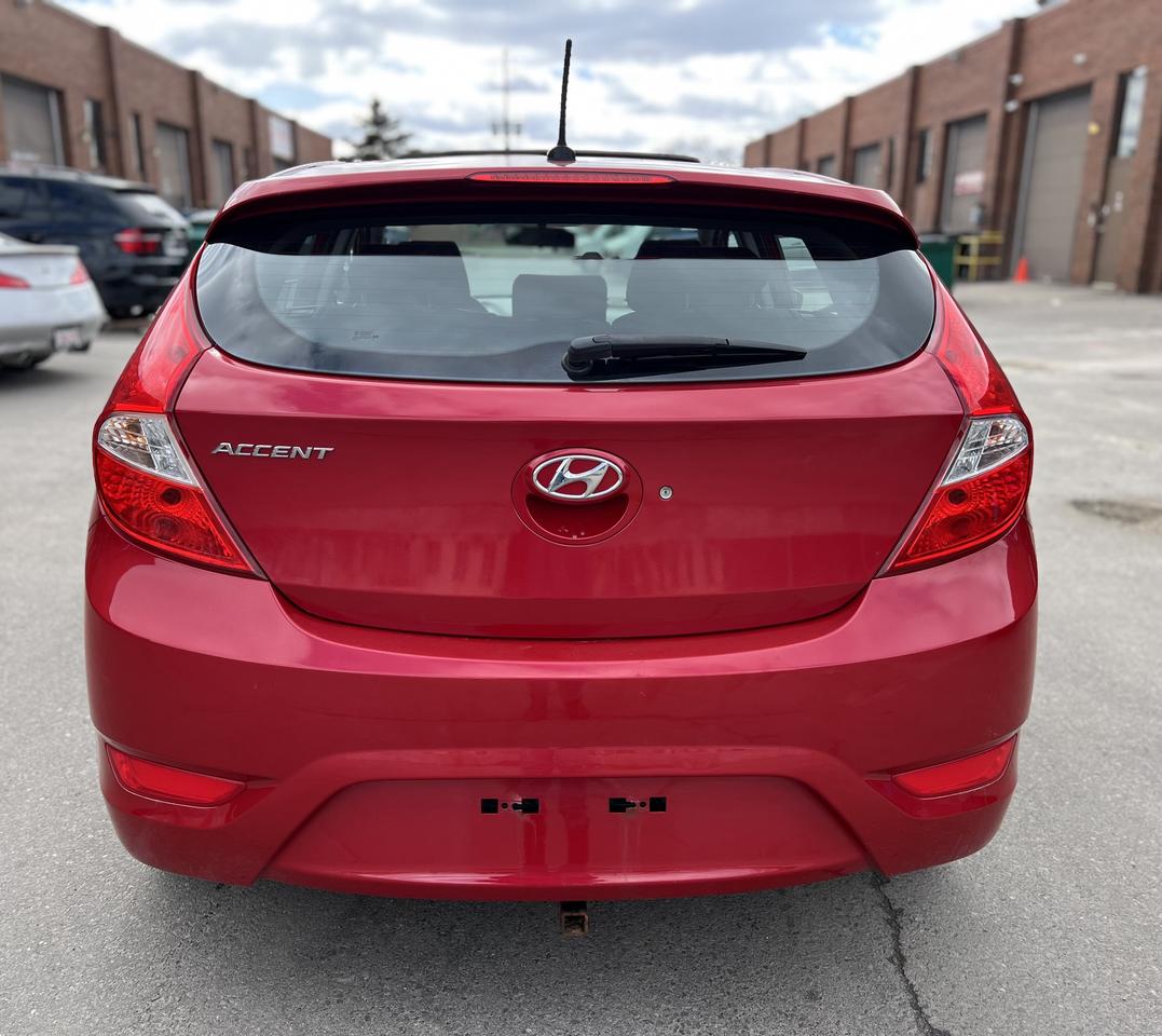 2017 Hyundai Accent SE Photo