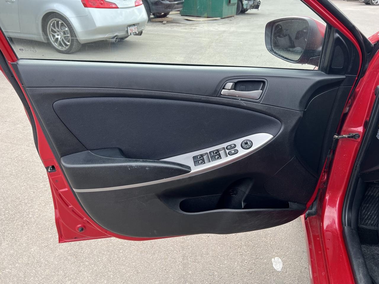 2017 Hyundai Accent SE Photo