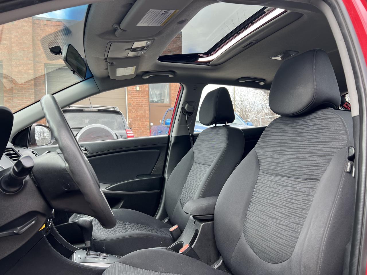 2017 Hyundai Accent SE Photo