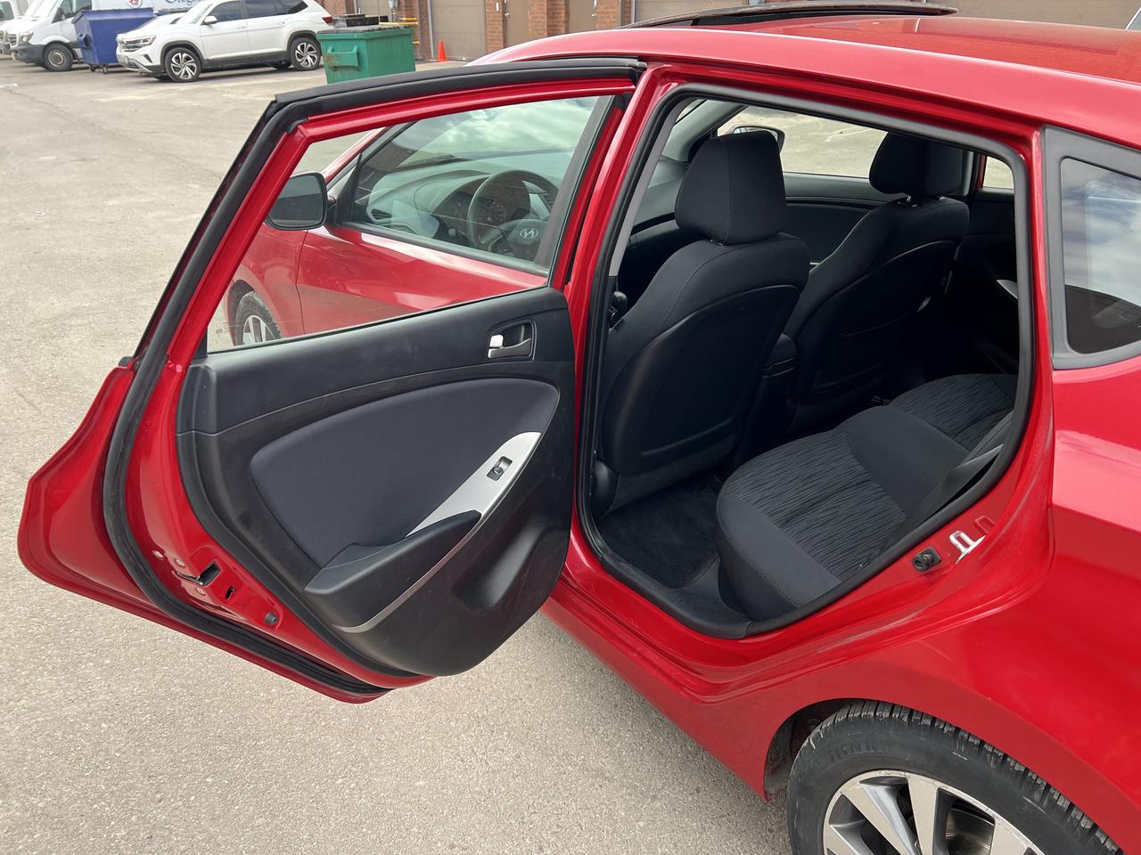 2017 Hyundai Accent SE Photo