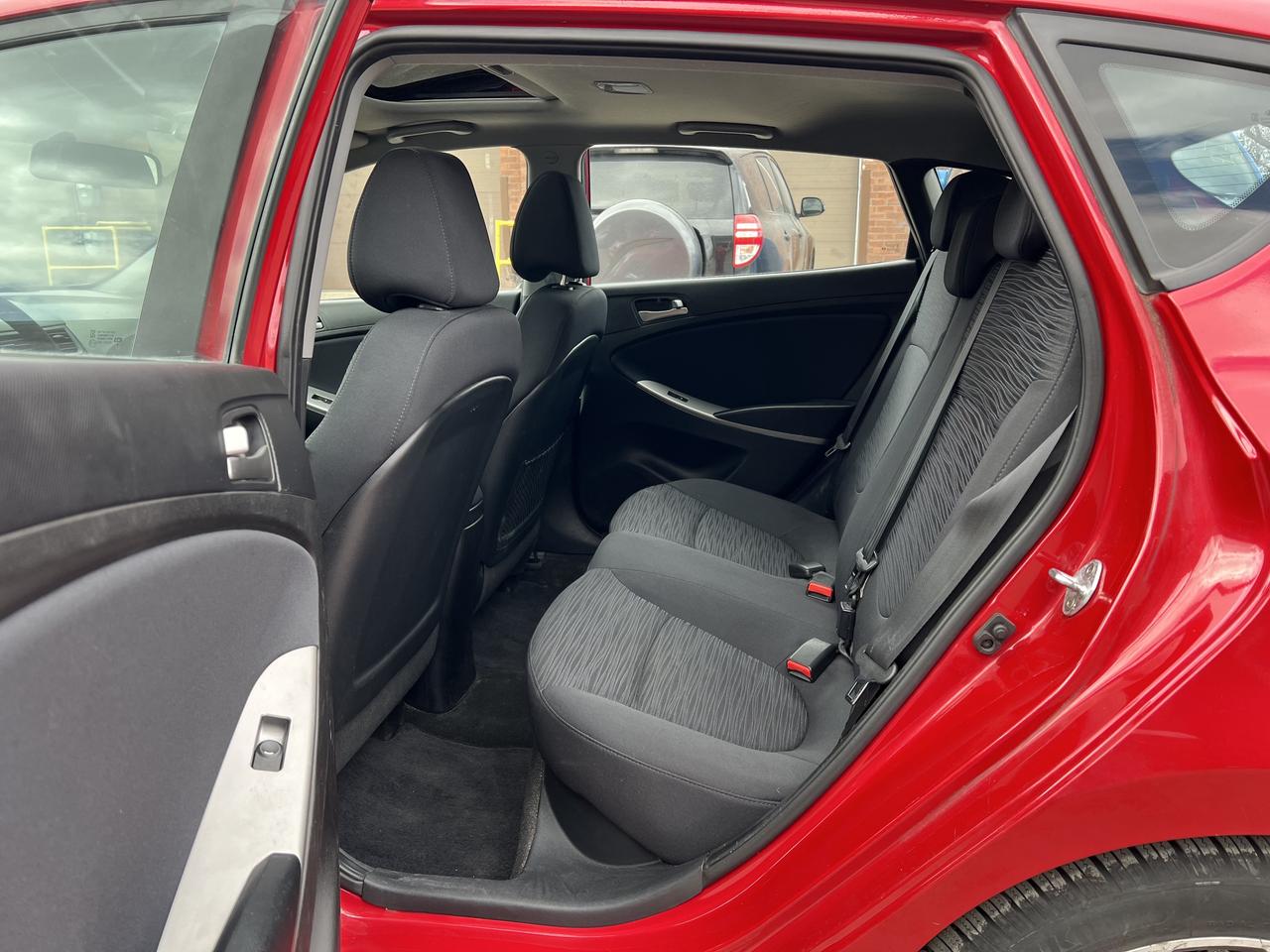 2017 Hyundai Accent SE Photo