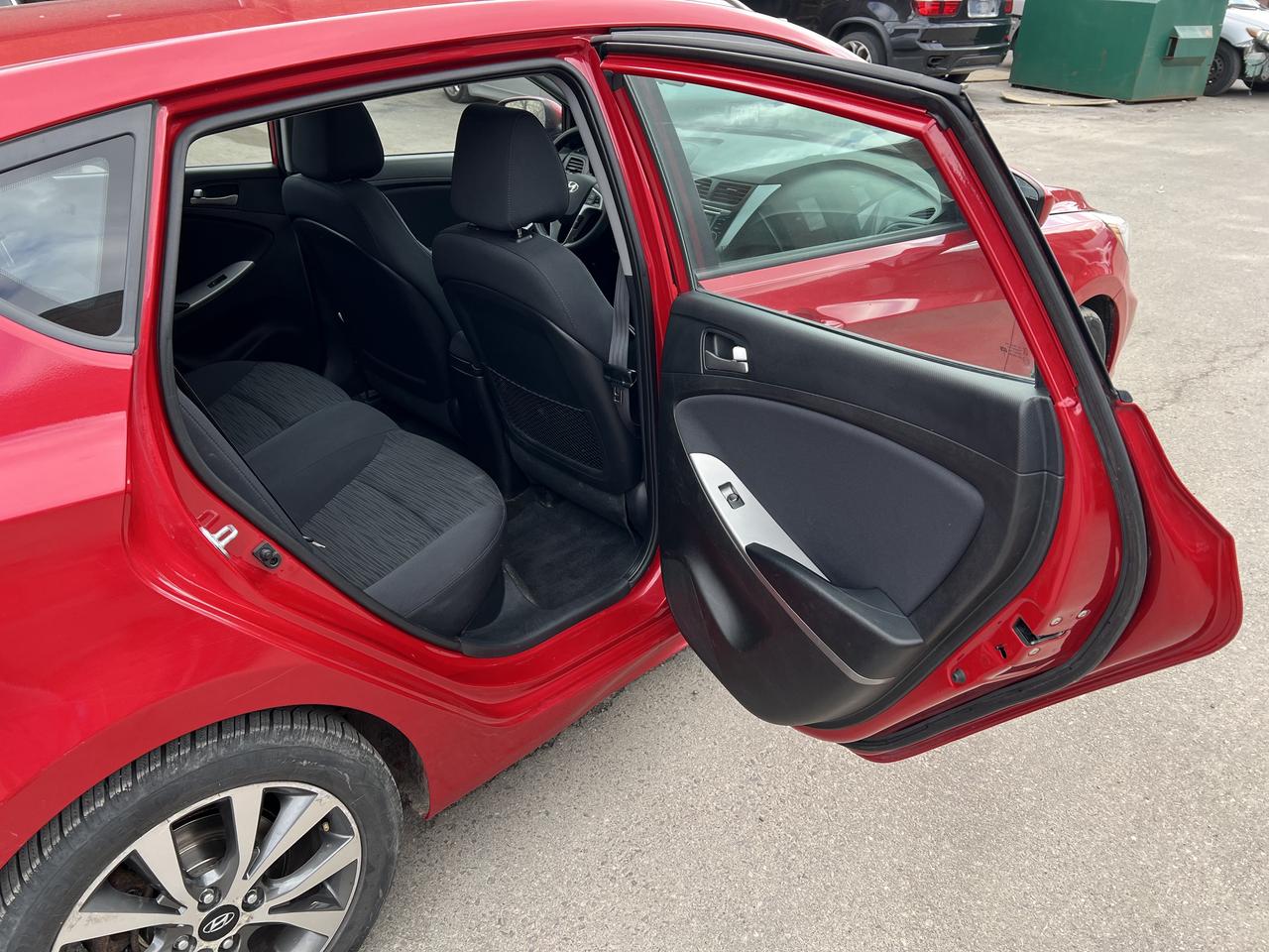 2017 Hyundai Accent SE Photo