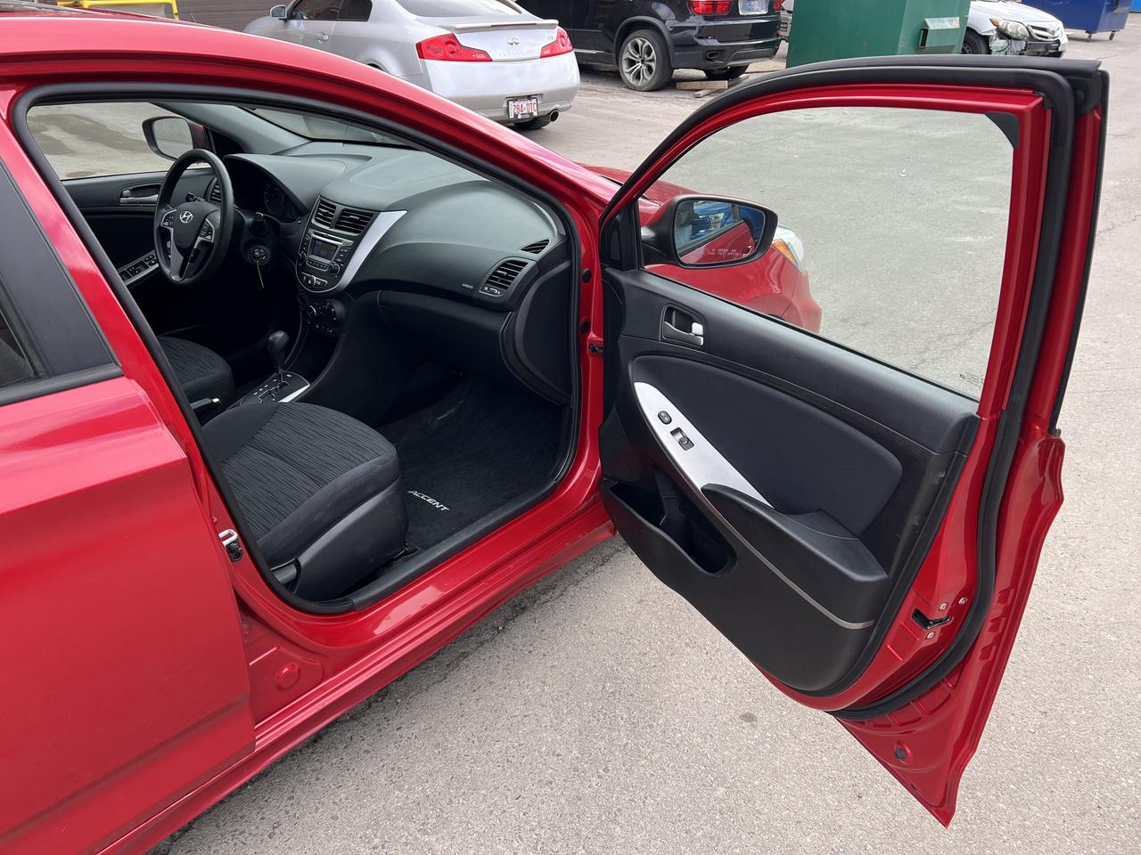 2017 Hyundai Accent SE Photo