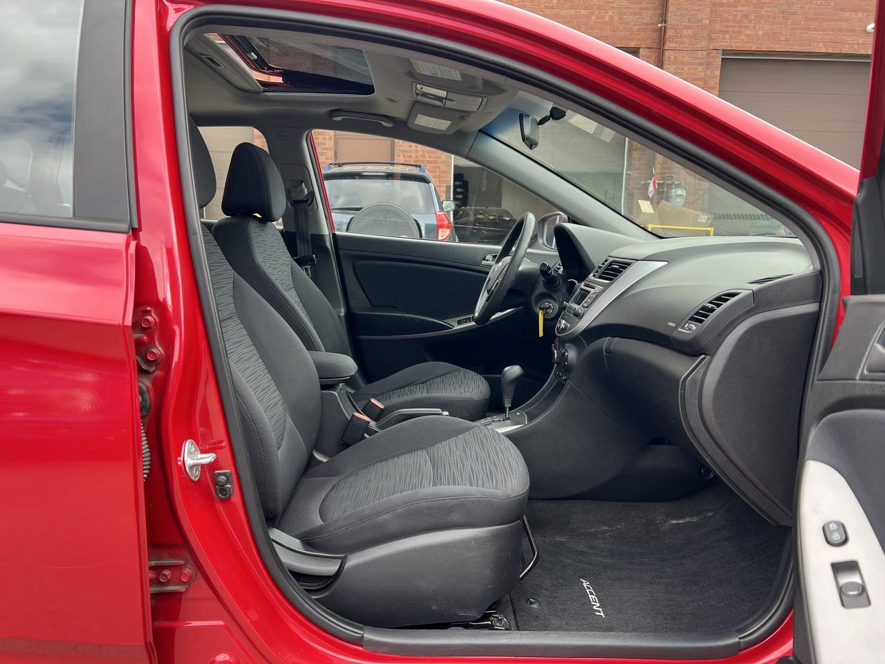 2017 Hyundai Accent SE Photo