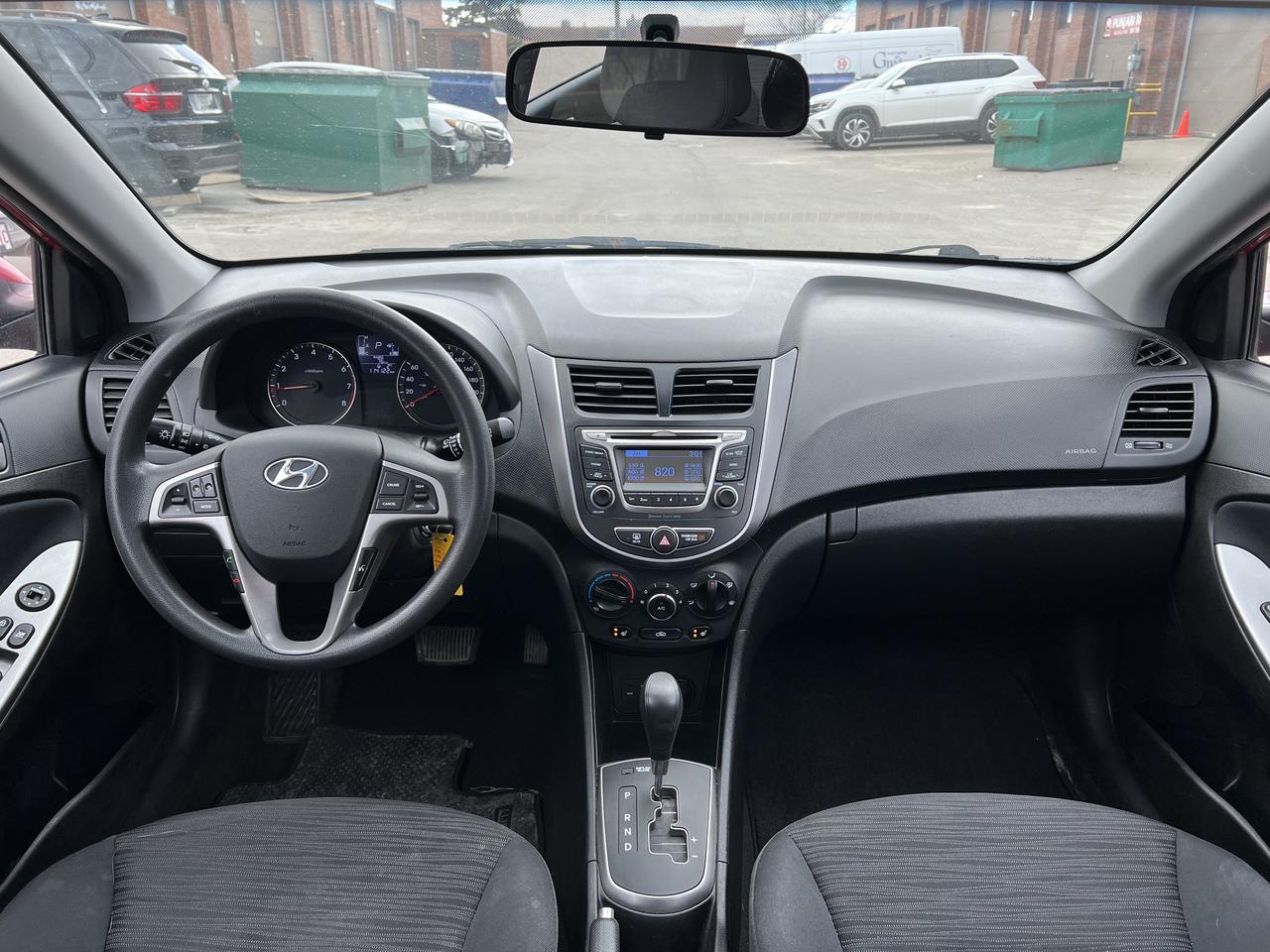 2017 Hyundai Accent SE Photo