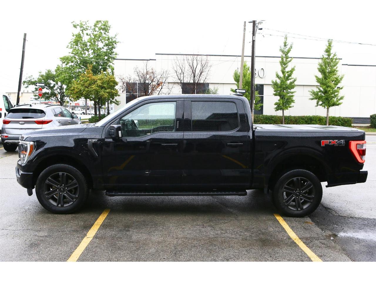 2022 Ford F-150 Lariat SuperCrew 4X4 Panoramic Roof | FX4 | Power Tail Gate | 360 Camera Photo3