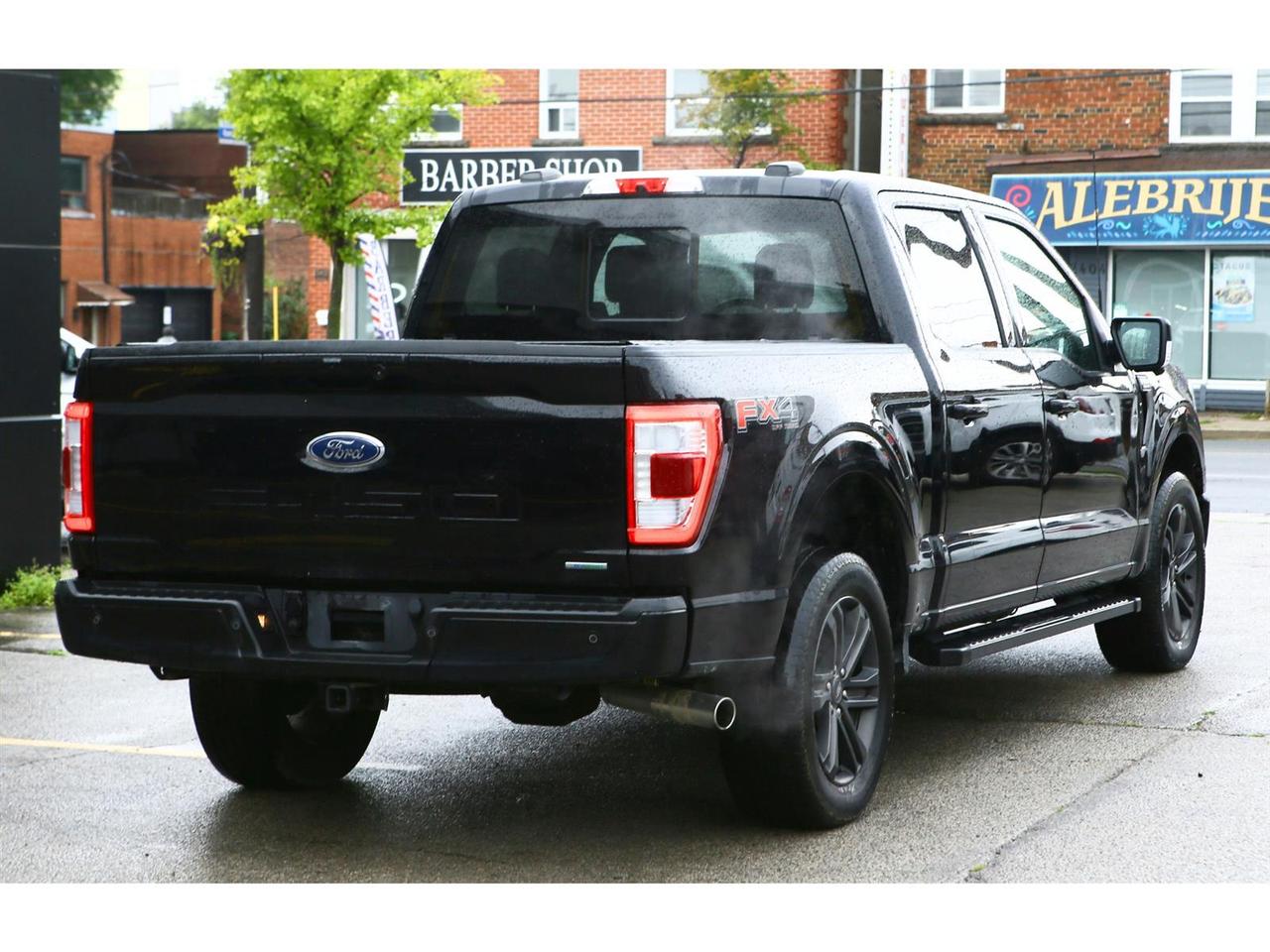 2022 Ford F-150 Lariat SuperCrew 4X4 Panoramic Roof | FX4 | Power Tail Gate | 360 Camera Photo