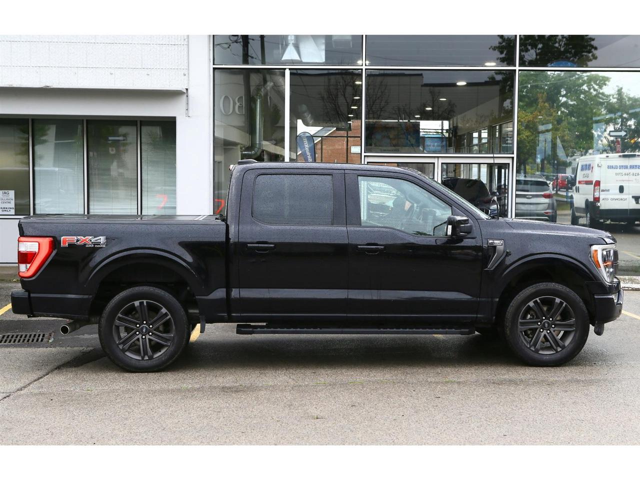 2022 Ford F-150 Lariat SuperCrew 4X4 Panoramic Roof | FX4 | Power Tail Gate | 360 Camera Photo
