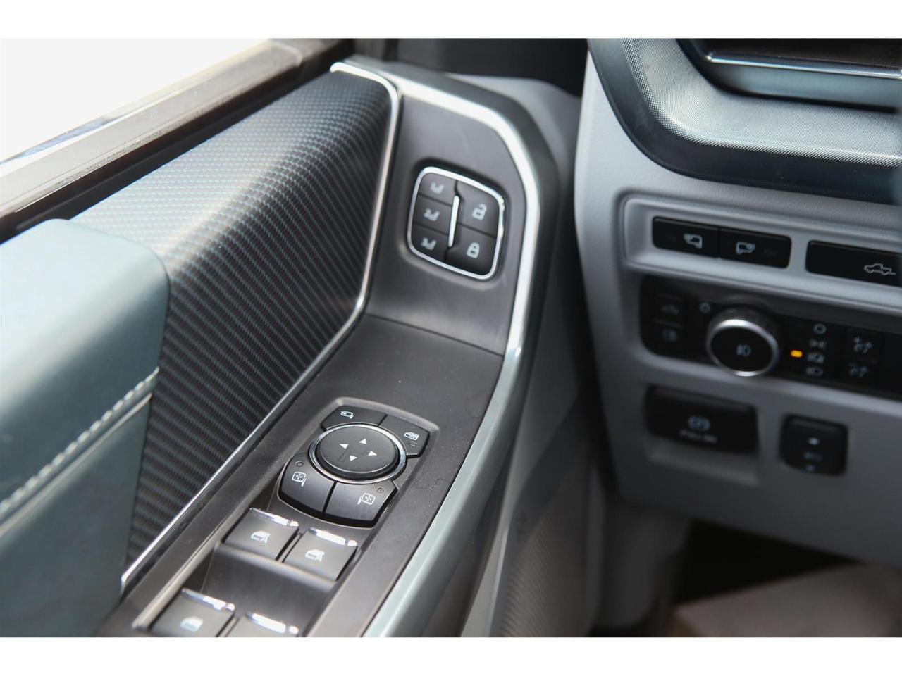 2023 Ford F-150 Limited 4X4 PowerBoost | 22 inch Whls | Pano Roof | 12 Inch Touch Screen | Photo