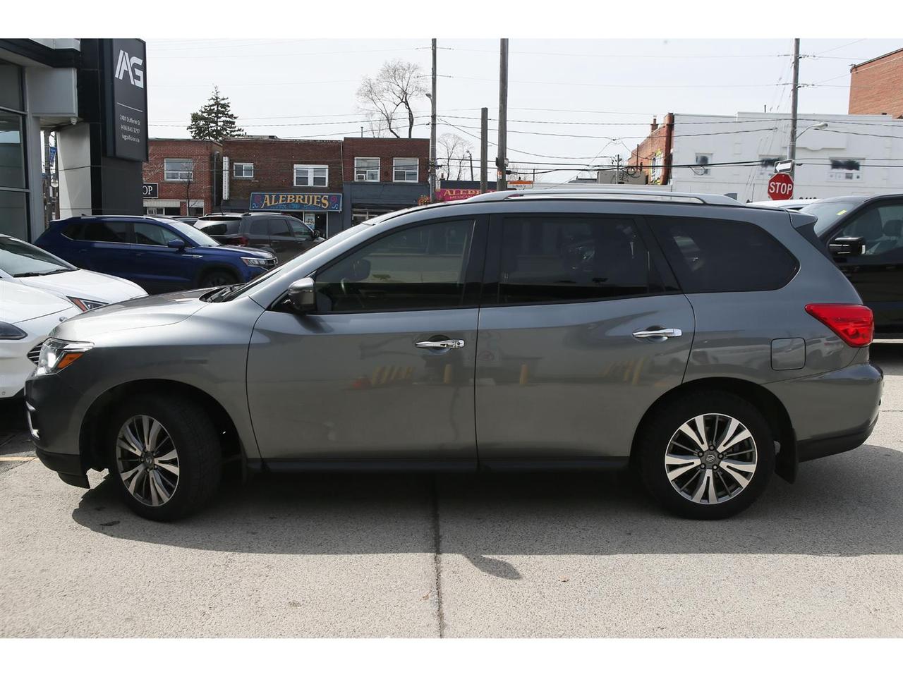 2020 Nissan Pathfinder SL 4WD Photo