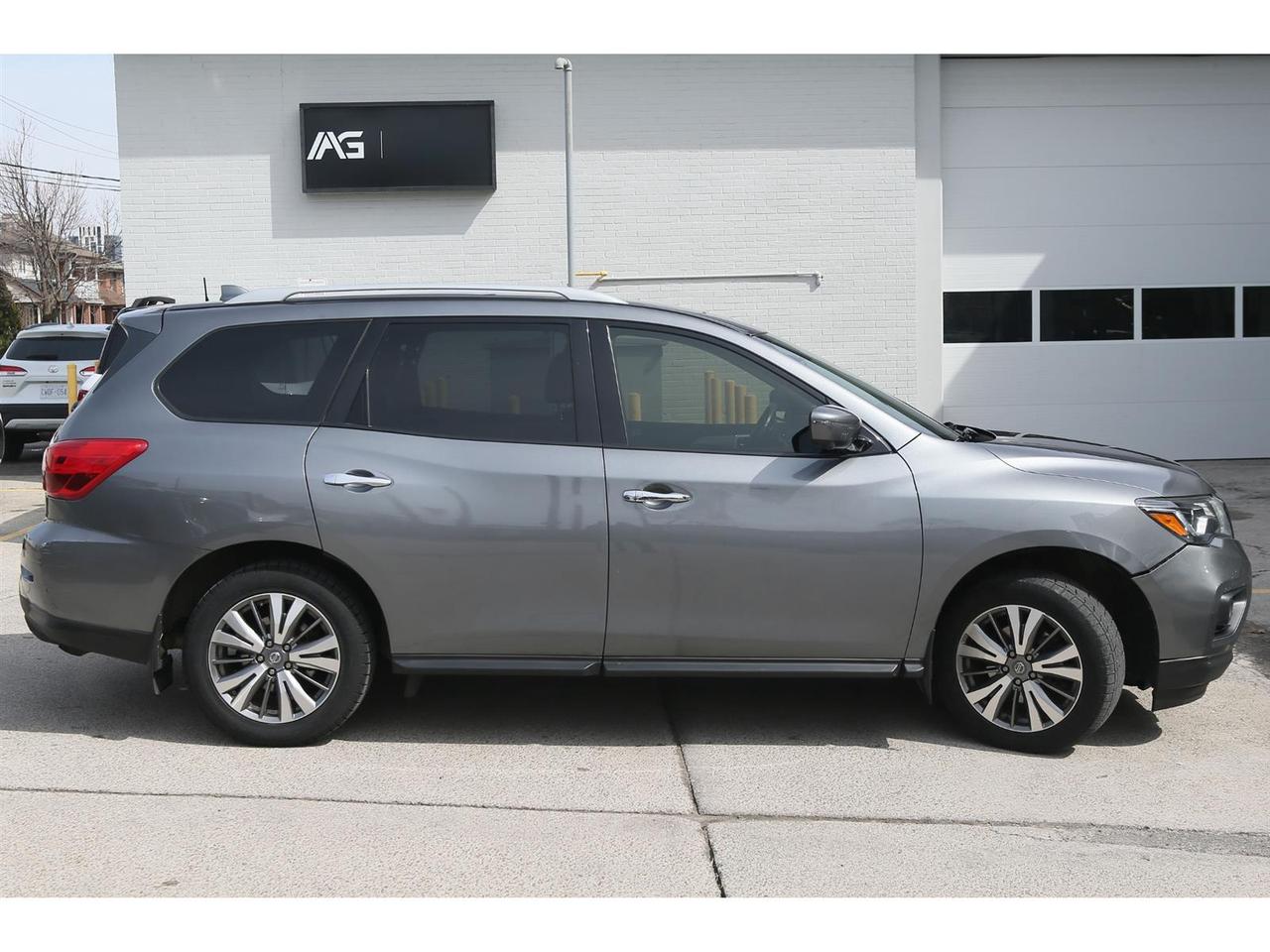 2020 Nissan Pathfinder SL 4WD Photo