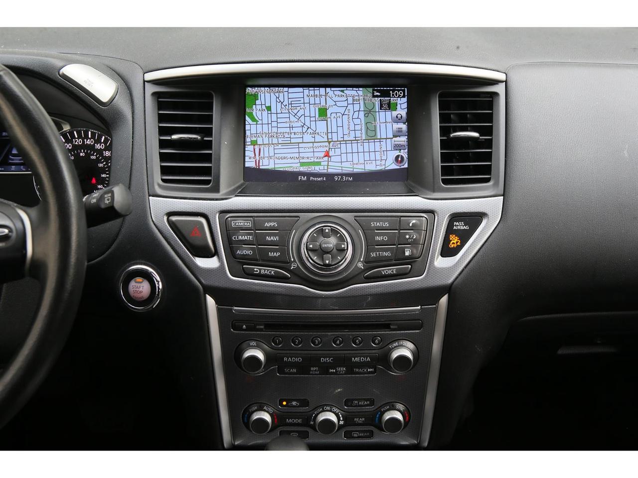 2020 Nissan Pathfinder SL 4WD Photo