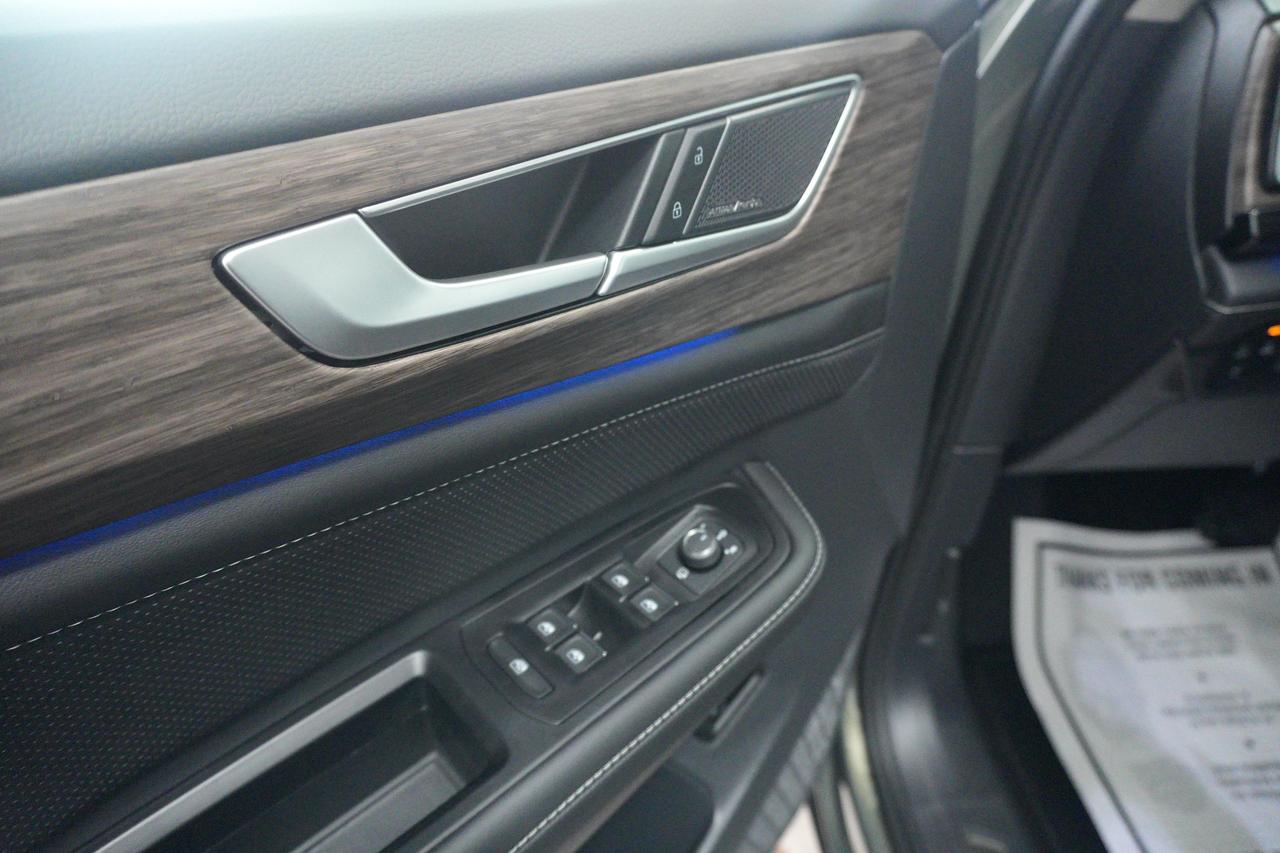 2025 Volkswagen Atlas Highline 4WD 6 PASS LEATHER NAVI SUNROOF Photo