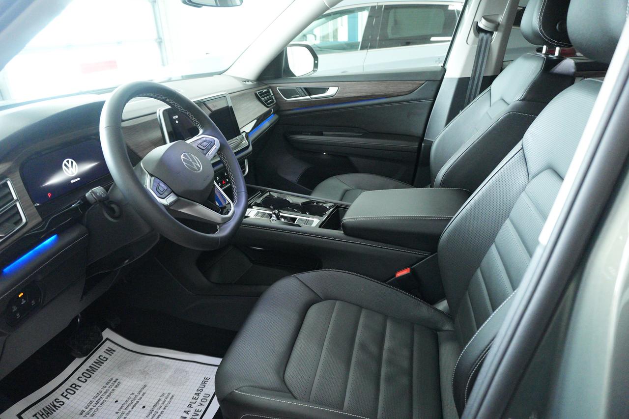 2025 Volkswagen Atlas Highline 4WD 6 PASS LEATHER NAVI SUNROOF Photo