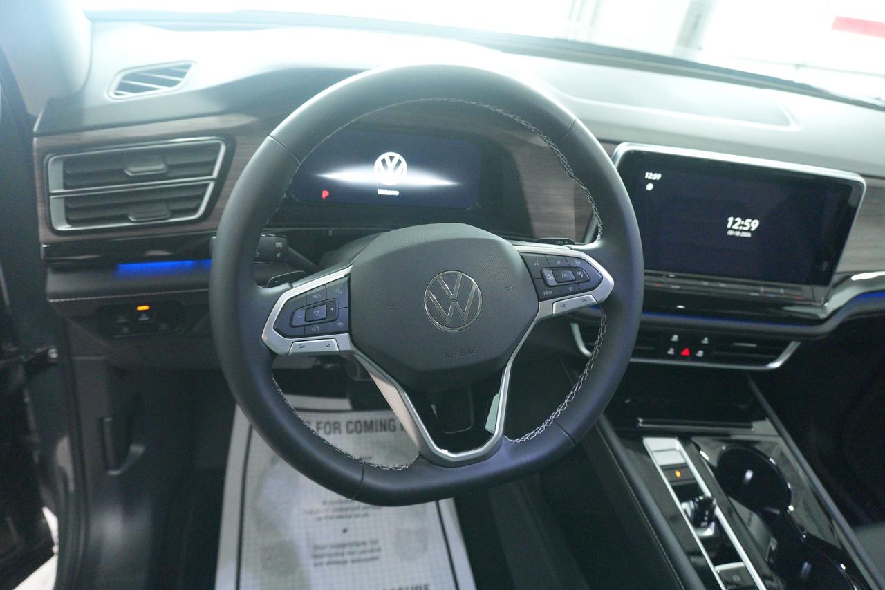 2025 Volkswagen Atlas Highline 4WD 6 PASS LEATHER NAVI SUNROOF Photo
