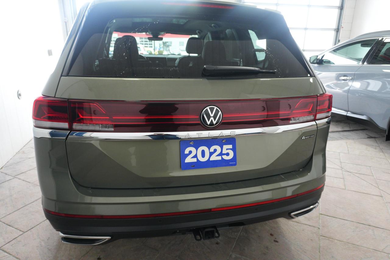 2025 Volkswagen Atlas Highline 4WD 6 PASS LEATHER NAVI SUNROOF Photo