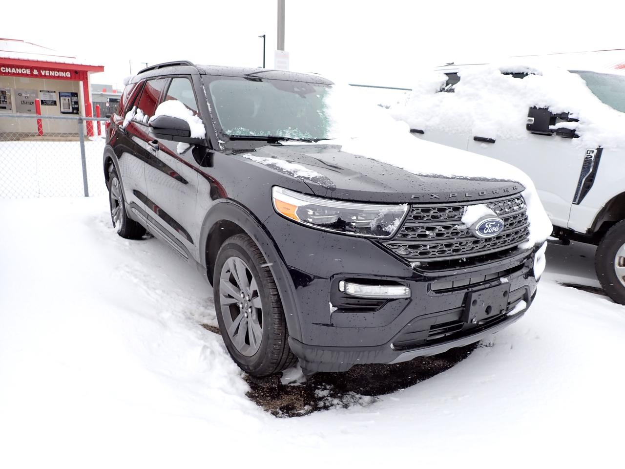2024 Ford Explorer XLT 4WD Photo0