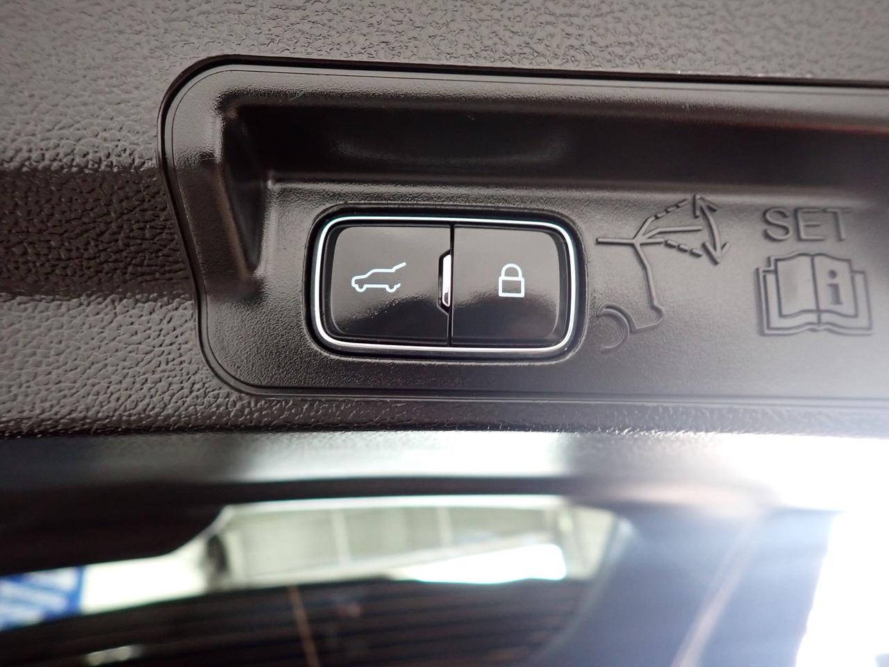 2024 Ford Explorer XLT 4WD LEATHER SUNROOF BUCKET SEATS Photo