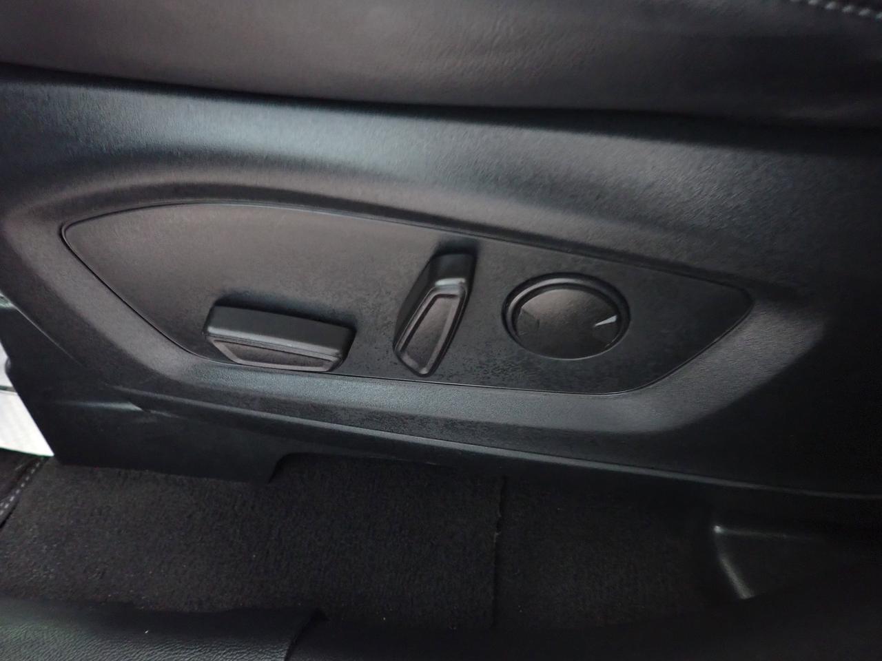 2024 Ford Explorer XLT 4WD LEATHER SUNROOF BUCKET SEATS Photo