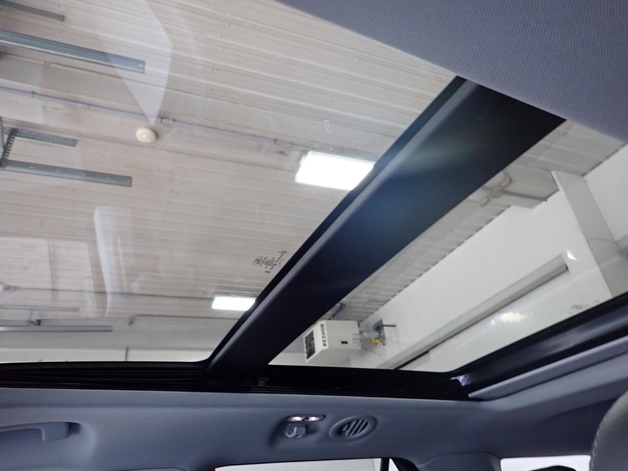 2024 Ford Explorer XLT 4WD LEATHER SUNROOF BUCKET SEATS Photo