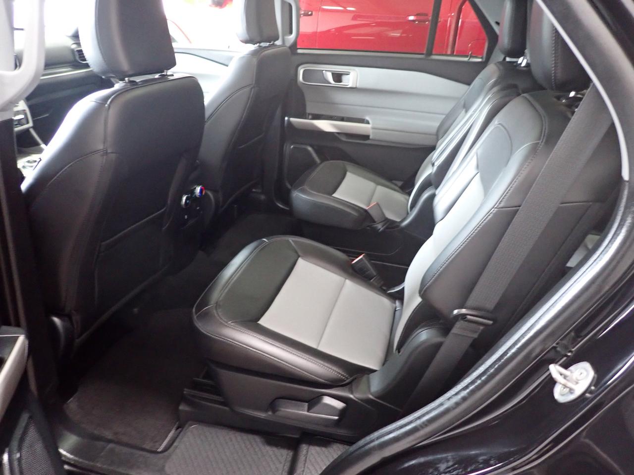 2024 Ford Explorer XLT 4WD LEATHER SUNROOF BUCKET SEATS Photo