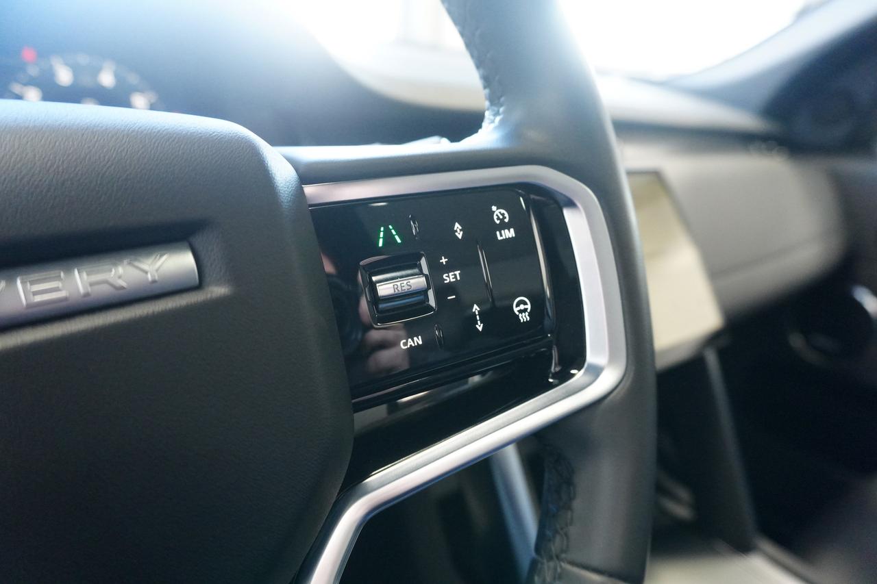 2024 Land Rover Discovery Sport Dynamic SE 4WD Photo