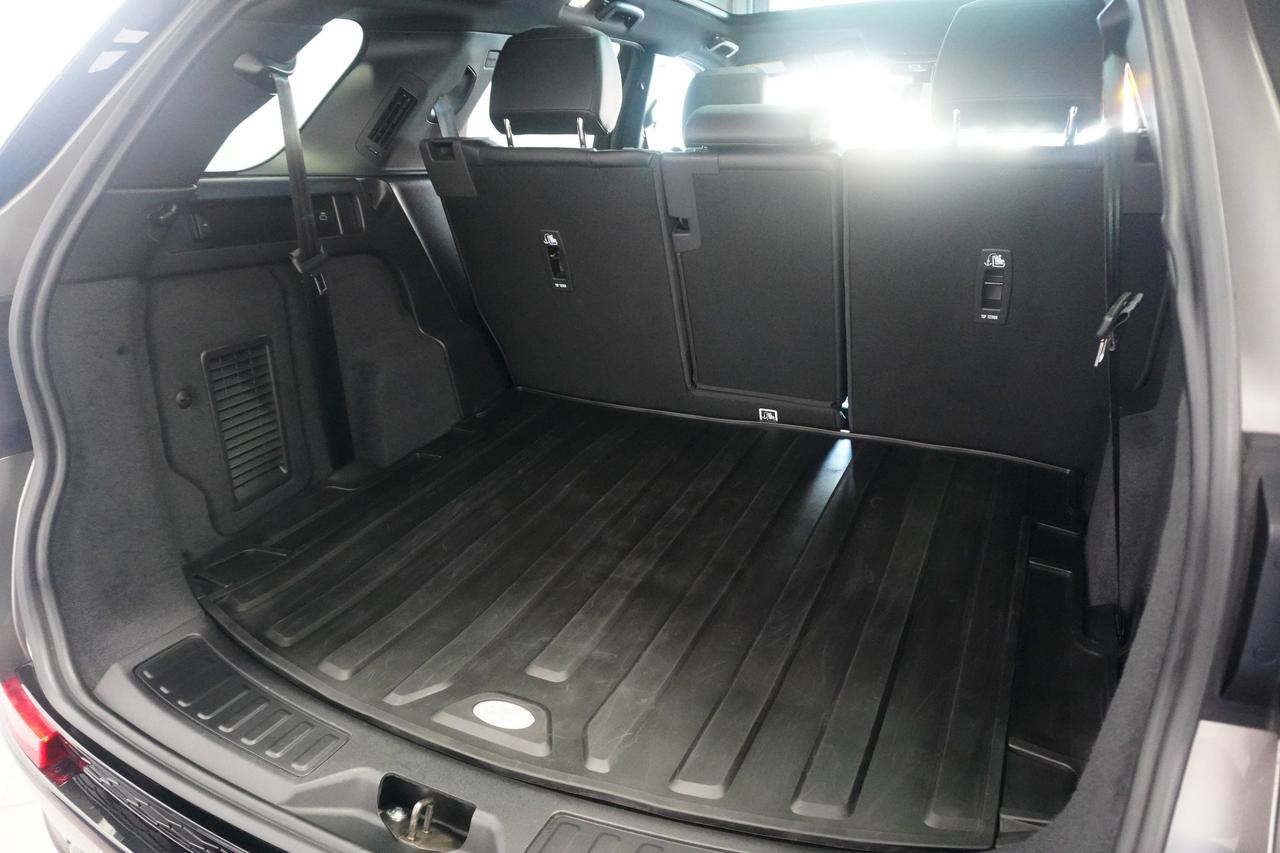 2024 Land Rover Discovery Sport Dynamic SE 4WD Photo