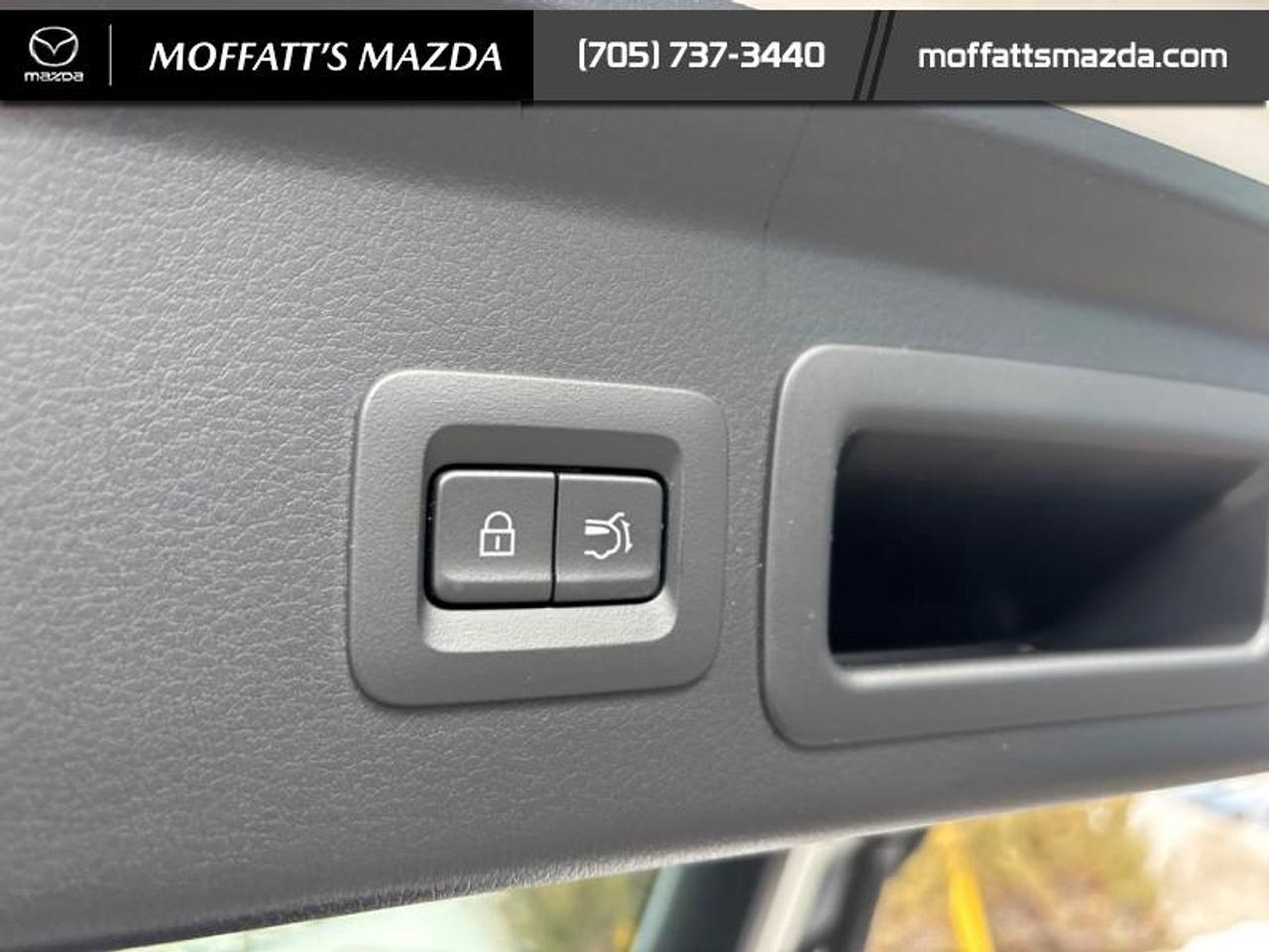 2023 Mazda CX-30 GT Photo