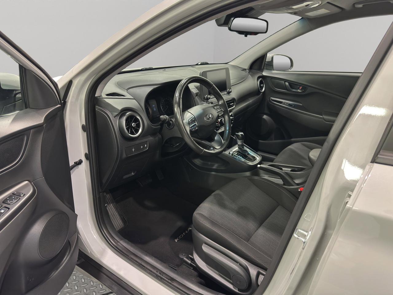 2023 Hyundai KONA Preferred | Reverse Cam | Heated Seats Photo