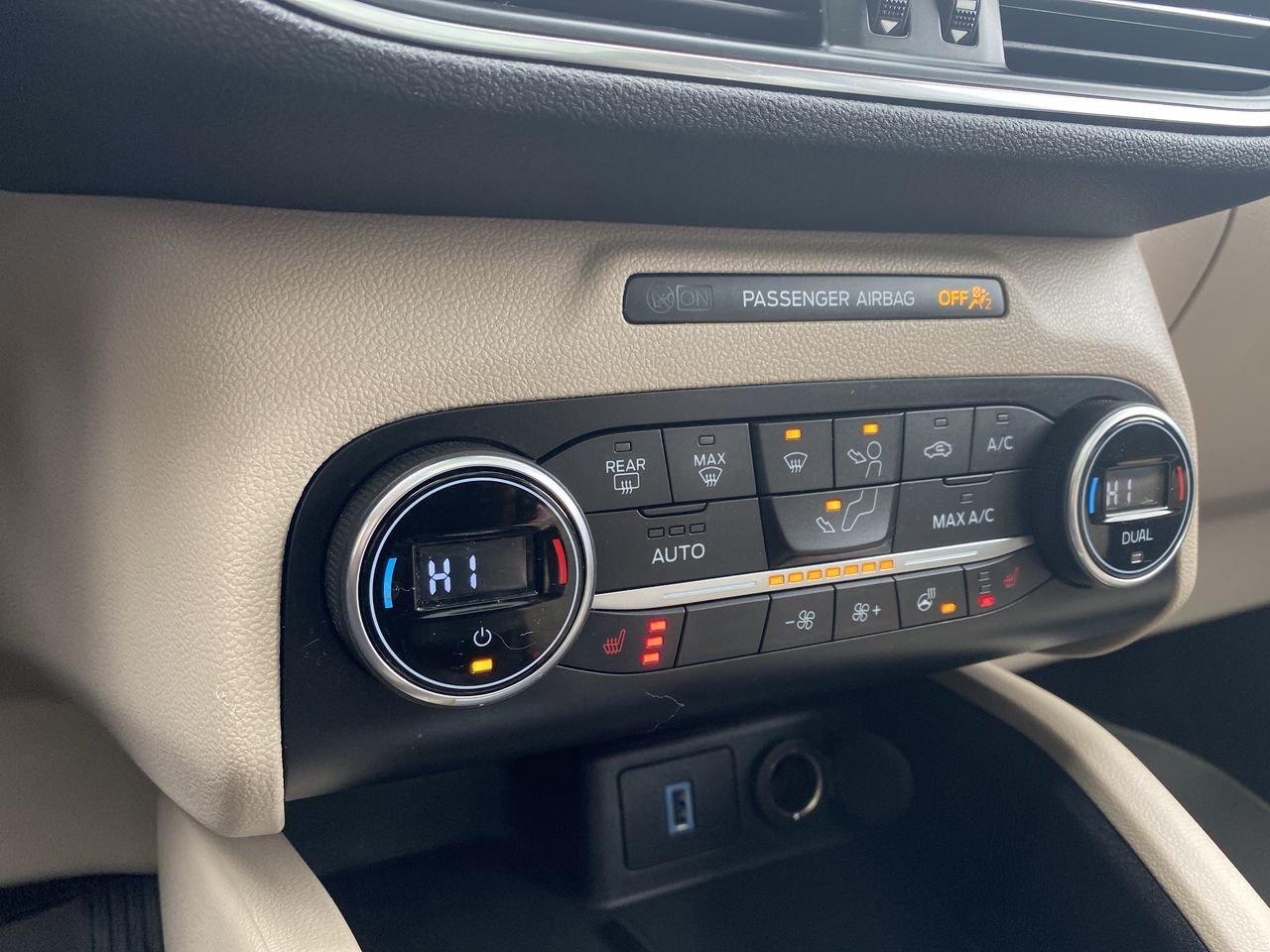 2020 Ford Escape Titanium Hybrid Photo