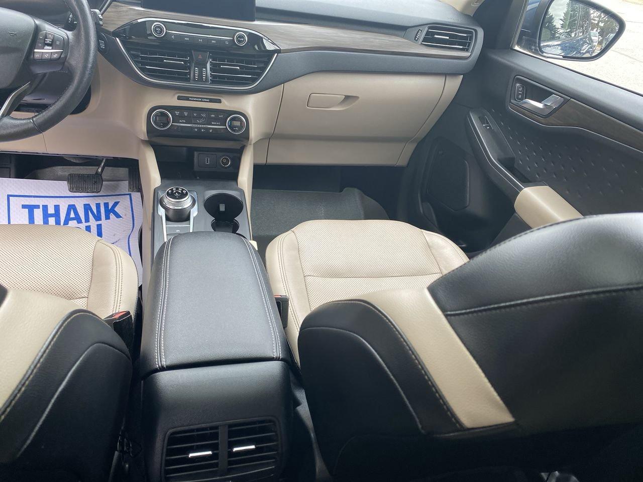 2020 Ford Escape Titanium Hybrid Photo