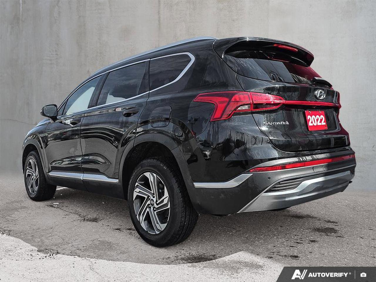 2022 Hyundai Santa Fe Preferred AWD | Apple Car Play | Android Auto | Photo2